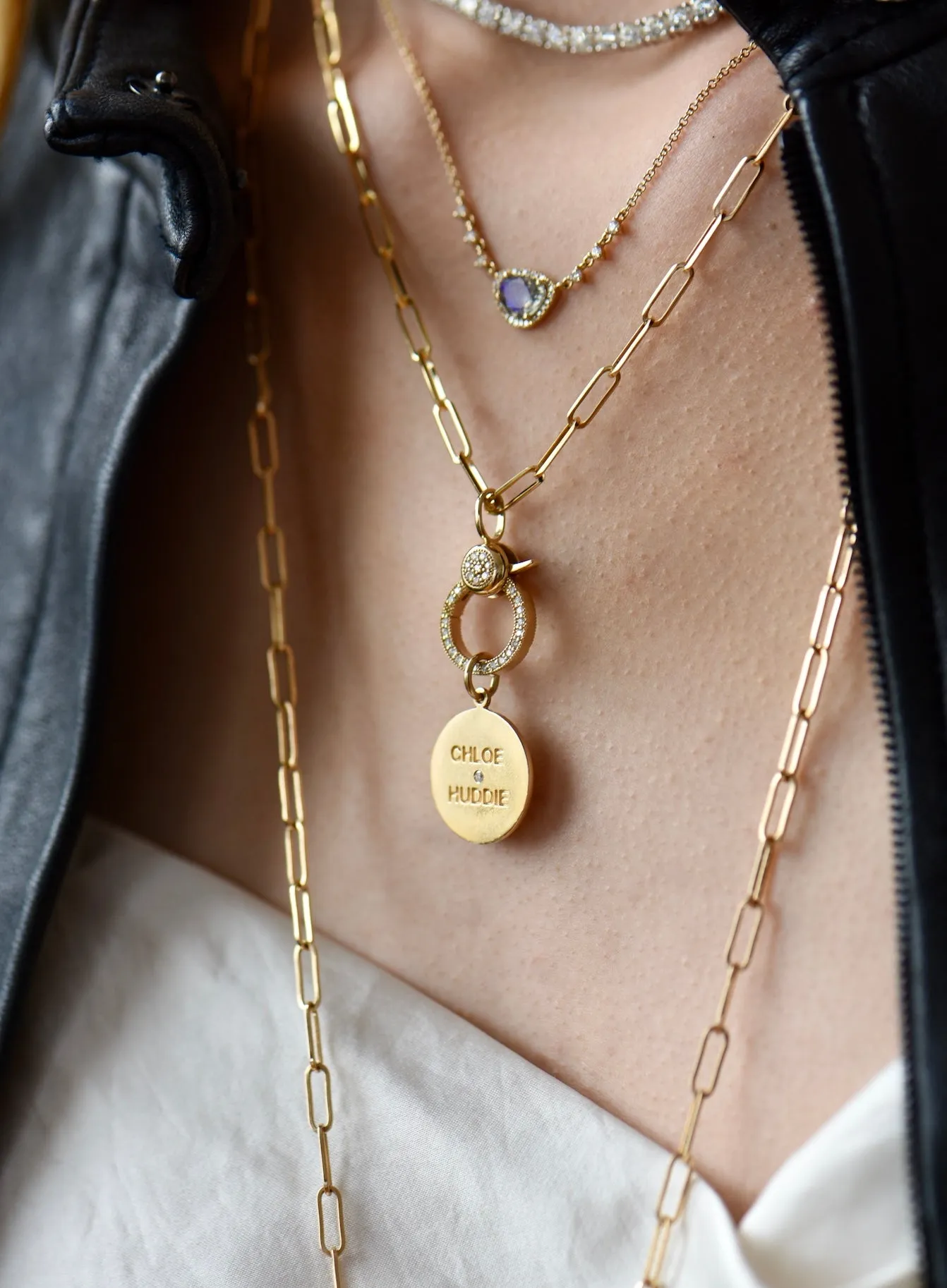 ROUND STAMPED PERSONALIZED TAG WITH DIAMOND